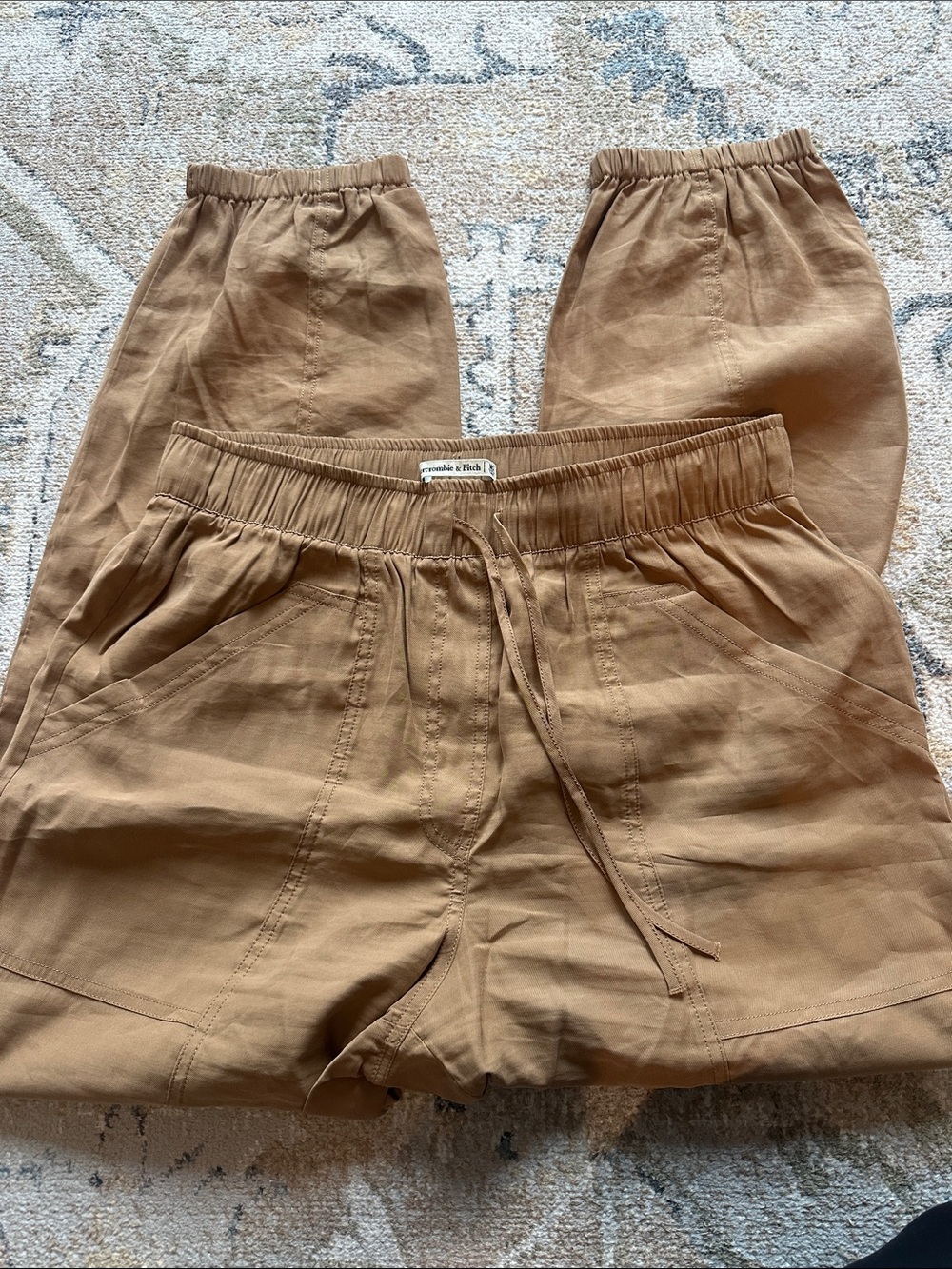 Abercrombie & Fitch Women's Utility Jogger Pants in Brown - Picture 2 of 4